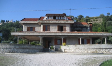 Mehrfamilienhaus mit Grundstück und Panoramablick