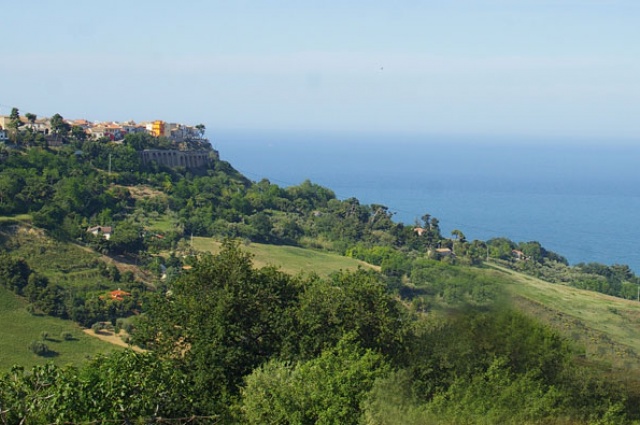 Agrargrundstück in Contrada Centorame, Atri zum Kauf