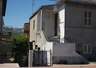 Haus zum Renovieren in Borgo Santa Maria Pineto kaufen