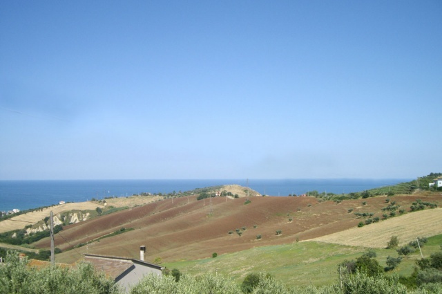 Blick auf Hügel und Meer von Landhaus zum Kauf in Roseto degli Abruzzi