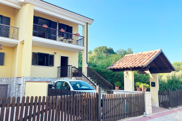 Atri, 3 Bedrooms Bedrooms, ,2 BathroomsBathrooms,Haus,Kaufen,Via Proserpina 21,1547